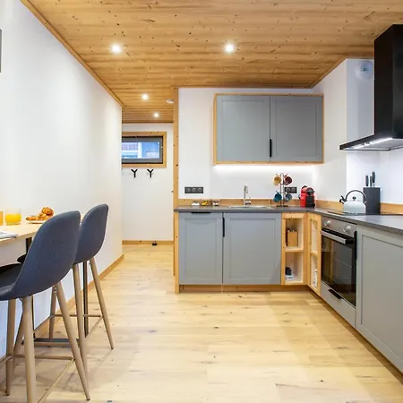 Well Located Stylish 1 Bed Apartment *